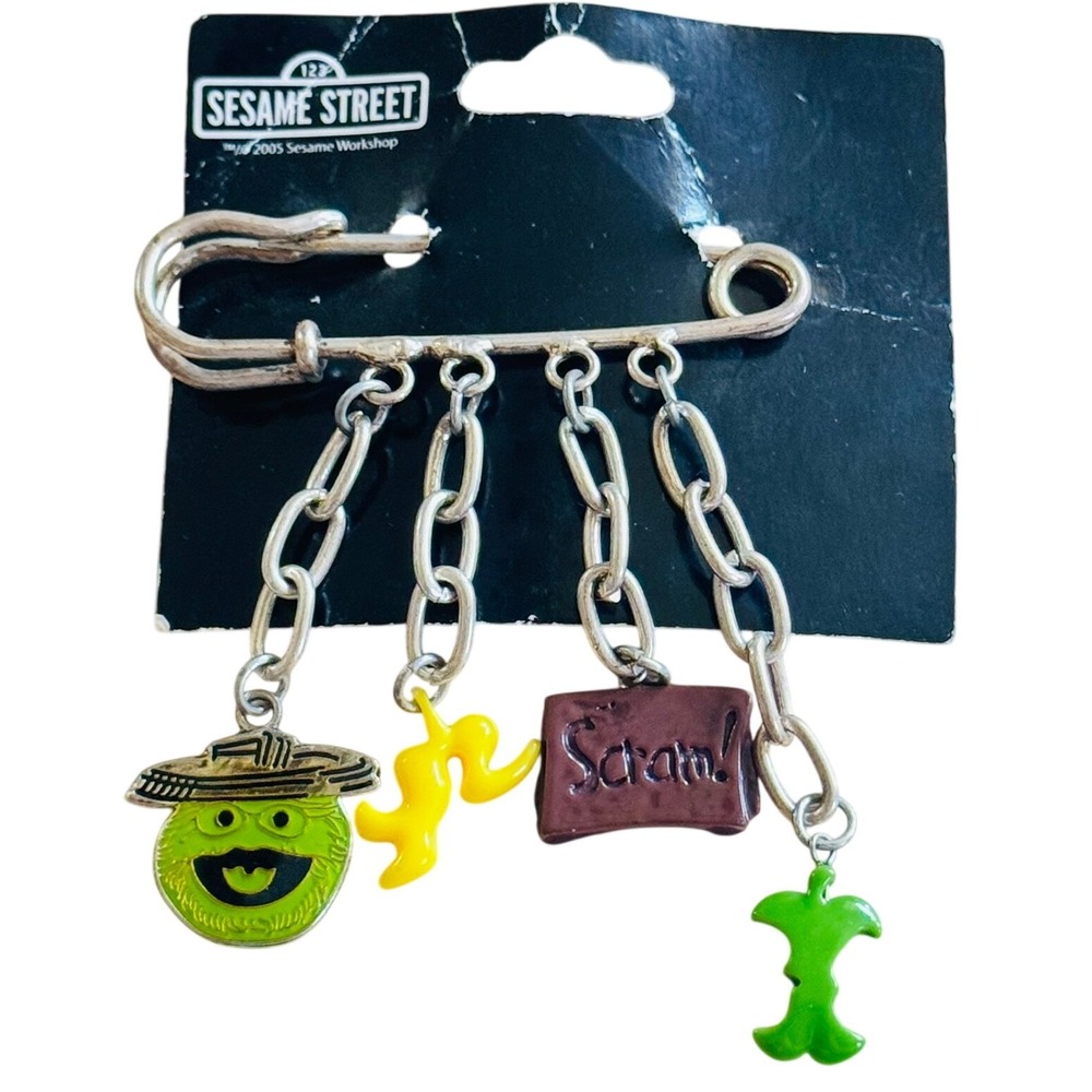 VTG 2005 Sesame Street Oscar Scram Brooch Pin Figural Charm Dangle Y2K